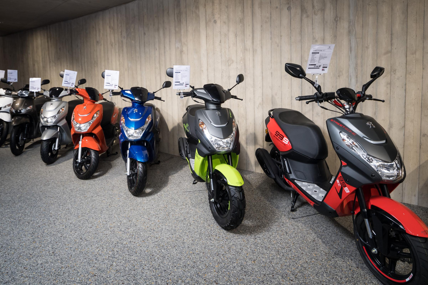 Les scooters Peugeot sont commercialisés depuis 1958 par le groupe Kontz. (Photo: Nader Ghavami)