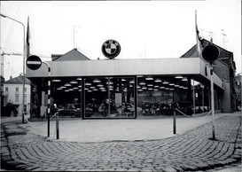 Arnold Kontz began selling cars with BMW. Here, the dealership on Bender Street, completed in 1971. Photo: Arnold Kontz Group