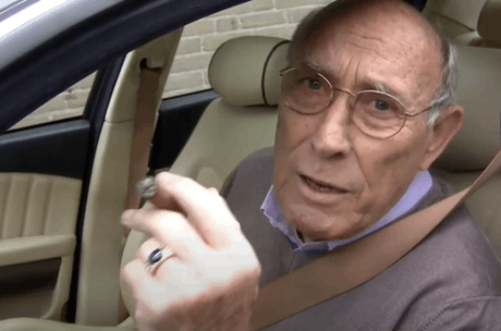 Le gentleman cambrioleur est attendu à la barre, cet après-midi, dans le cadre d’une arnaque à plus de 277.000 euros contre Boissons Heintz et avec laquelle il dit ne rien avoir à faire. (Source: Vlog de M. Olivier)