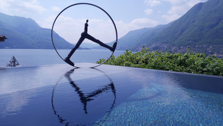 L’œuvre «Temps qui passe» de Nathalie Decoster a été présentée à la Villa Lario au Lac de Côme en 2016. (Photo : Nathalie Decoster)