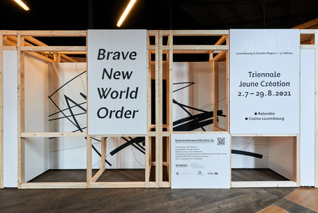 Jérôme Knebusch signe l’identité visuelle de cette triennale, dont la scénographie revient à Morgan Fortems. (Photo: Andrés Lejona)
