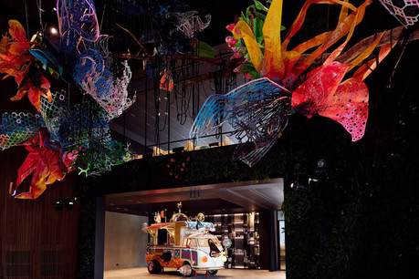 Au siège social à Beiler, les œuvres occupent une place de premier ordre, comme ici avec Amazonia d’Arne Quinze et The Carwash de Studio Job. (Photo: Dave Bruel)