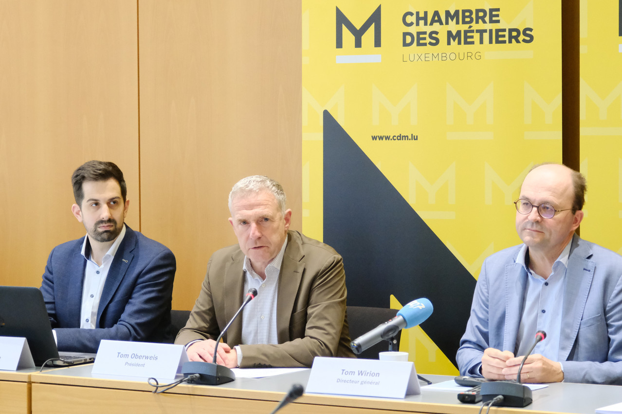 Max Urbany, conseiller économique; Tom Oberweis, président et Tom Wirion, directeur général de la Chambre des métiers ont présenté ce jeudi 4 mai quelques perspectives pour l’année 2023 dans l’artisanat. (Photo: Chambre des métiers)