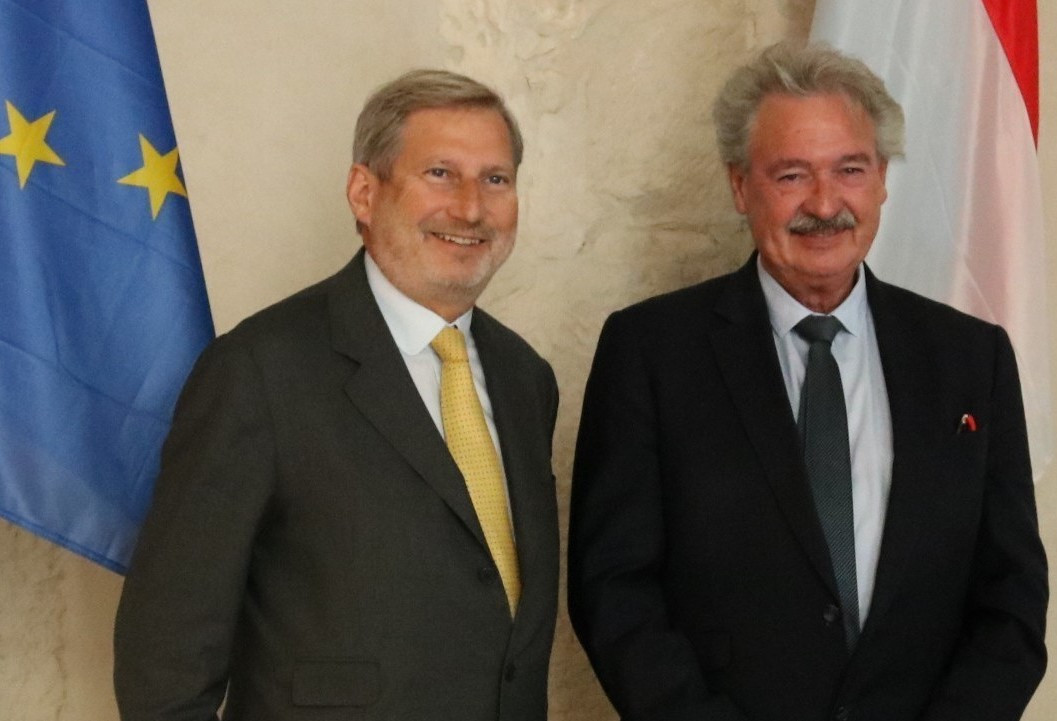 Johannes Hahn and Jean Asselborn met in Luxembourg on Monday afternoon.  MAEE
