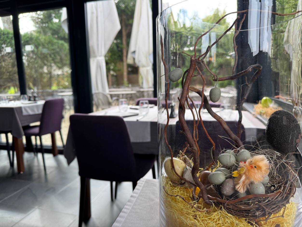  Whether it’s Easter Sunday or Monday, or any other day for that matter, here it’s always the perfect time to experience Italy at its best.  (Photo: restaurant Porta Vecchia)