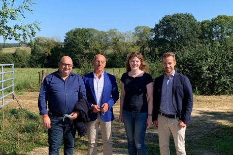 René Grosbusch, Anne-Sophie Steichen et Goy Grosbusch collaborent avec Auchan Luxembourg, représenté ici par Marc Gueuzurian (à gauche). (Photo: Paperjam)