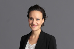 En annonçant les décès suspects et le bilan des effets indésirables, Anne-Cécile Vuillemin assure que la démarche consistait à «rassurer en faisant preuve de transparence et en montrant que le système de surveillance est très rigoureux et qu’il n’y a pas de risques particuliers.» (Photo: Ministère de la Santé)