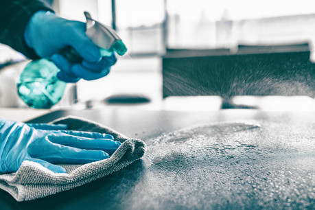 Le respect strict des gestes barrières permet de stabiliser la situation du pays. (Photo: Shutterstock)