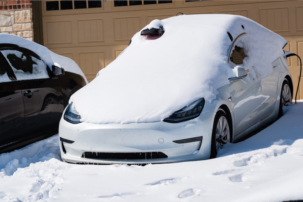 Le chauffage d’appoint consomme  beaucoup d’énergie électrique, ce qui peut réduire jusqu’à 40% l’autonomie d’un véhicule électrique en cas de basses températures. (Photo: Shutterstock)