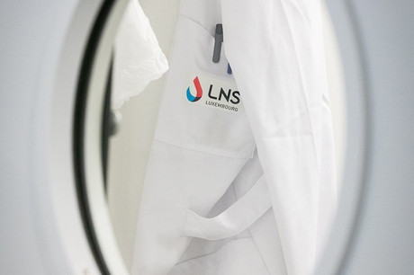 Les autotests salivaires sont actuellement analysés au LNS, afin d’étudier leur efficacité pour le dépistage du Covid-19. (Photo: LNS)