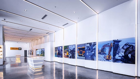 Le showroom de Caterpillar. (Photo: AMC Interiors & Architecture)  