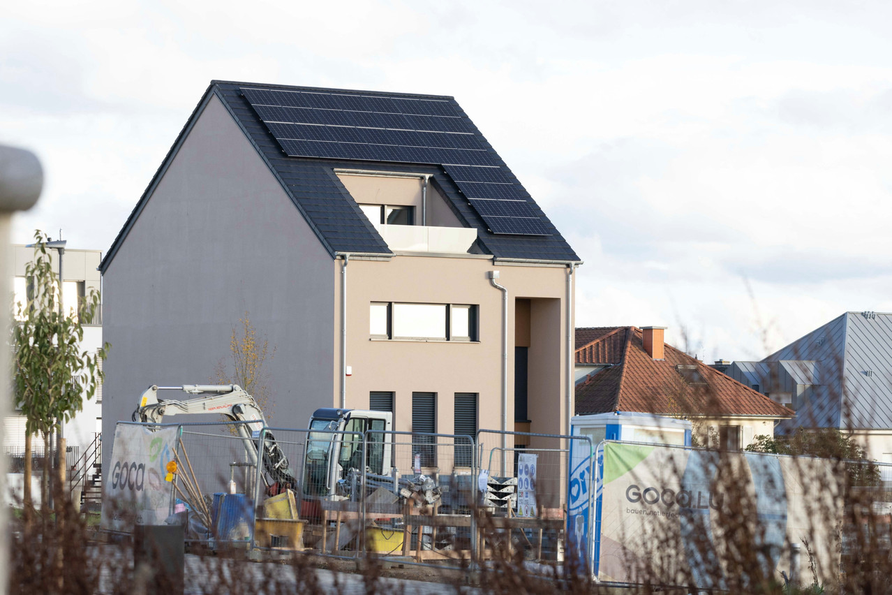 The increase in housing loan tenures in Luxembourg reflects broader economic trends, with rising home prices failing to keep pace with income growth, leading borrowers to choose longer repayment periods. Photo: Guy Wolff / Maison Moderne