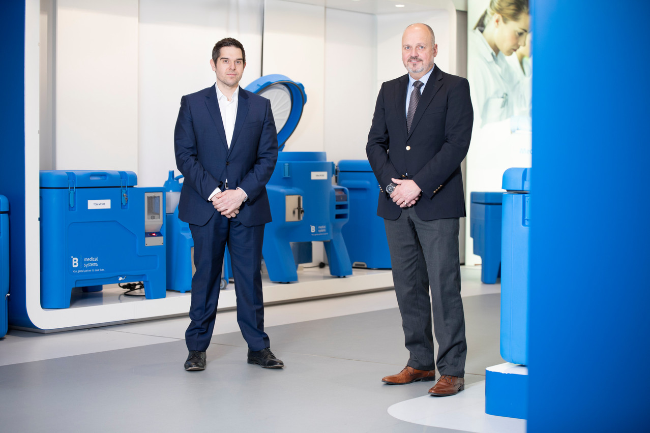 Bernard Eresch (à gauche), Head of Banque des Industries à la BIL, et Luc Provost (à droite), CEO de B Medical Systems. Marc Blasius/Maison Moderne