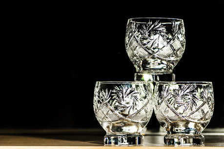 Les nouveaux propriétaires, depuis 2017, de la cristallerie de Baccarat ne remboursent plus leurs dettes liées à cette acquisition. Les créanciers s’impatientent depuis des mois. (Photo: Shutterstock)