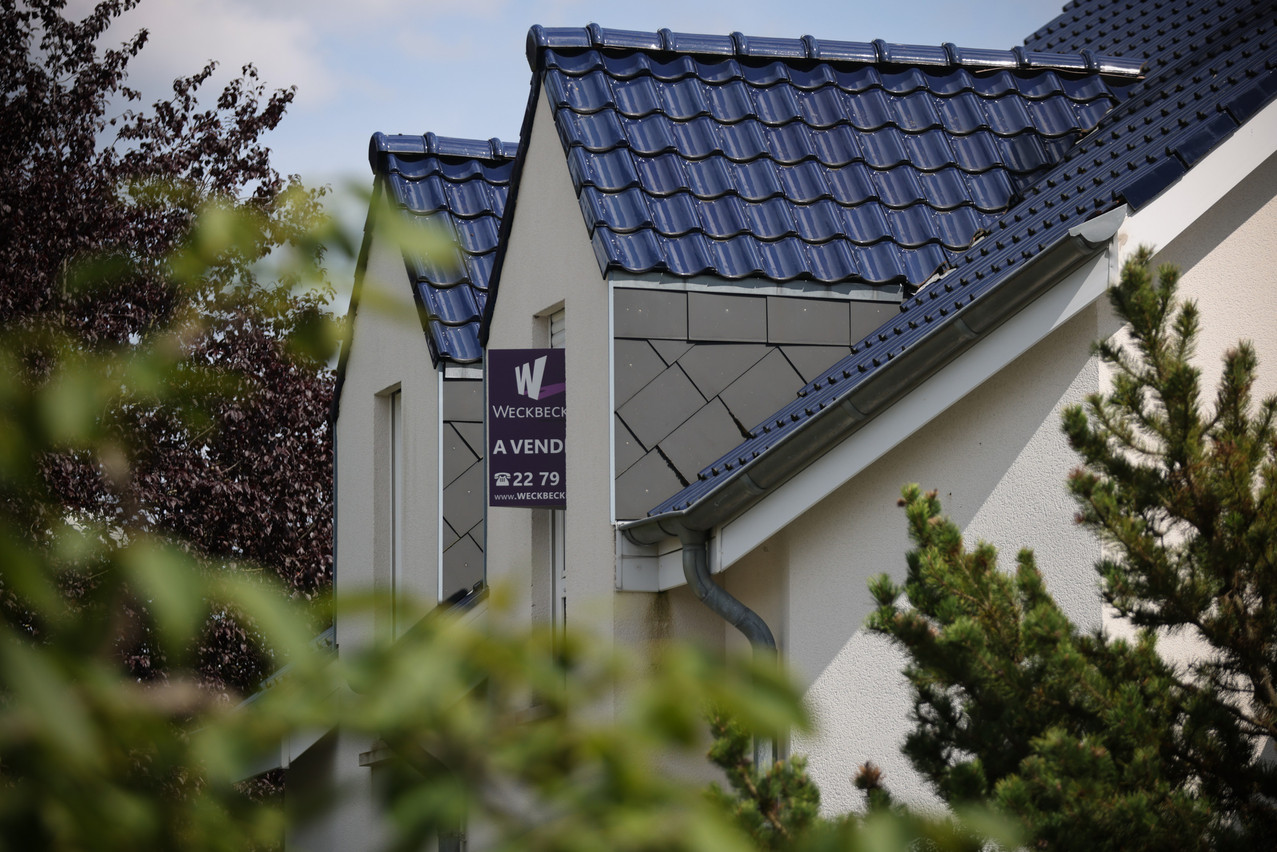 La croissance des décaissements de prêts au logement en octobre 2024 a probablement été influencée par une baisse des taux d’intérêt, le taux moyen des prêts hypothécaires à court terme ayant diminué de 17 points de base pour s’établir à 4,28%. (Photo: Guy Wolff/Maison Moderne)