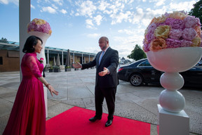 Lihong Zhou (Bank of China) et Étienne Schneider (Ministre de l’Économie) ((Photo: Nader Ghavami))