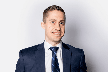 Adrien Kirschfink: “As soon as the global pandemic started in March 2020, banks had to quickly adapt, temporarily closing branches, responding to an increased volume of calls and emails, putting remote call centers or chatbots in place.” (Photo: DR)