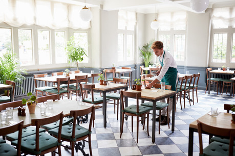 Pour de nombreux établissements du secteur de l’horeca, le Covid-19 a été un nouveau coup dur, après l’interdiction de fumer dans les bars et restaurants et la hausse de la TVA. (Photo: Shutterstock)