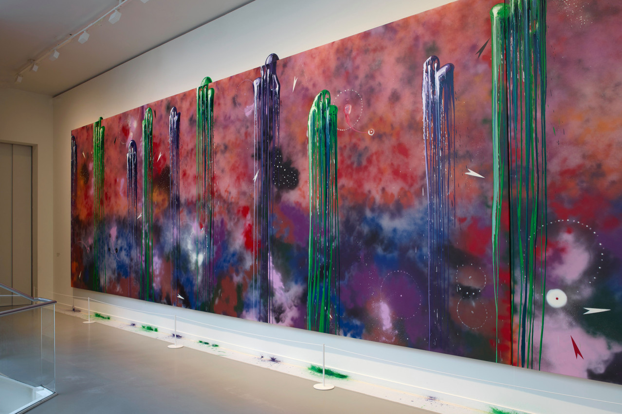 Lenny with Kenny (2023), a massive painting by Futura 2000 and Kenny Scharf, on display at the Fondation Louis Vuitton in Paris. © Adagp, Paris, 2023, © Fondation Louis Vuitton / Marc Domage
