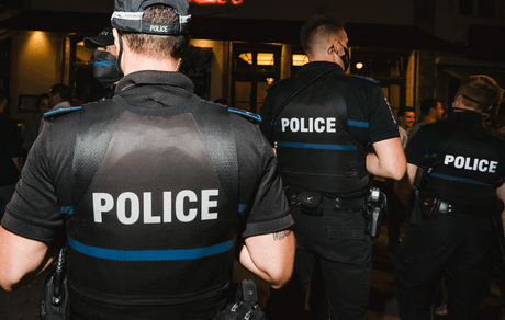 80, 85 ou 90. Ce n’est pas le nombre de policiers à quelques unités près qui compte, mais la masse de travail qu’ils doivent accomplir et qui les empêche d’être davantage présents sur le terrain, notamment dans le quartier de la gare, dit le principal syndicat de police. (Photo: Maison Moderne/archives)
