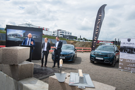 Stéphane Bailly (au pupitre) a présenté ce mardi 11 juin la nouvelle concession de Leudelange, lors de la pose de la première pierre. (Photo: Nader Ghavami)