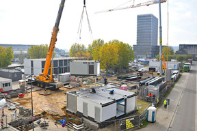 Sur le site, le montage a commencé. ((Photo: Fonds Belval) )