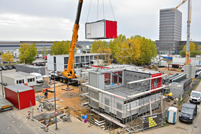 Les modules sont ajoutés les uns aux autres. ((Photo: Fonds Belval) )