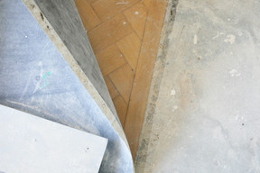 Dans certaines parties du bâtiment, du parquet a été redécouvert. (Photo: Matic Zorman/Maison Moderne)