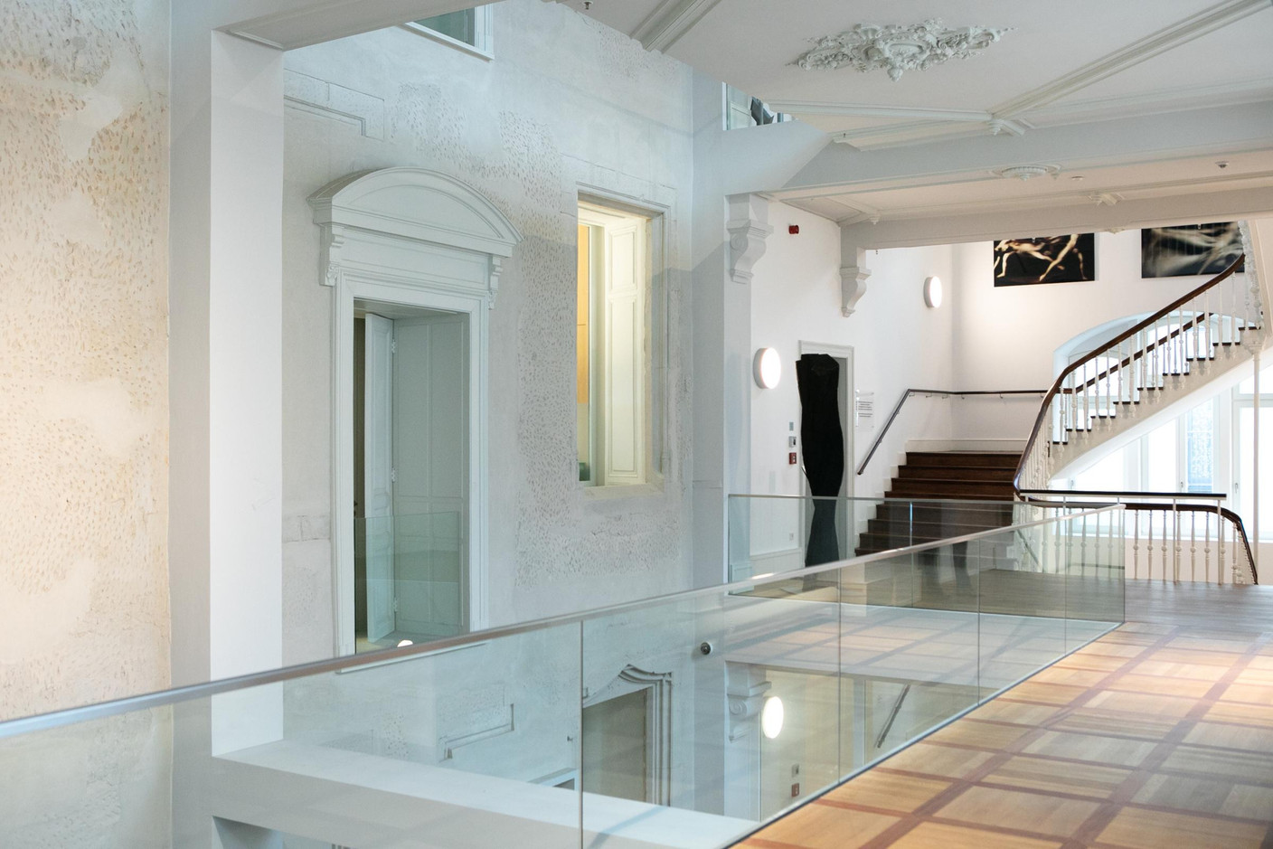 Les fenêtres avaient été transformées en portes lors de l’agrandissement du bâtiment. (Photo: Matic Zorman/Maison Moderne)