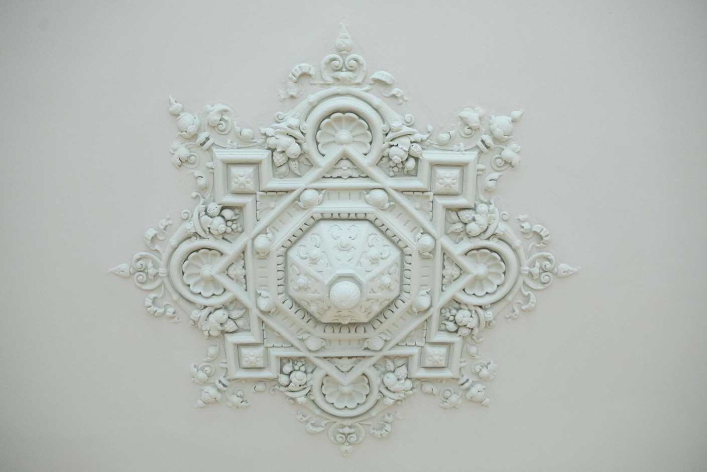 Détail du plafond. (Photo: Matic Zorman/Maison Moderne)
