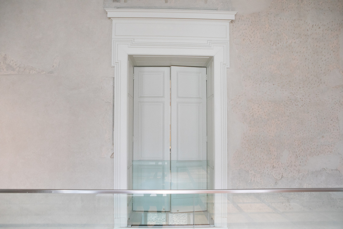 L’une des «fenêtres intérieures» de l’ancien extérieur. (Photo: Matic Zorman/Maison Moderne)