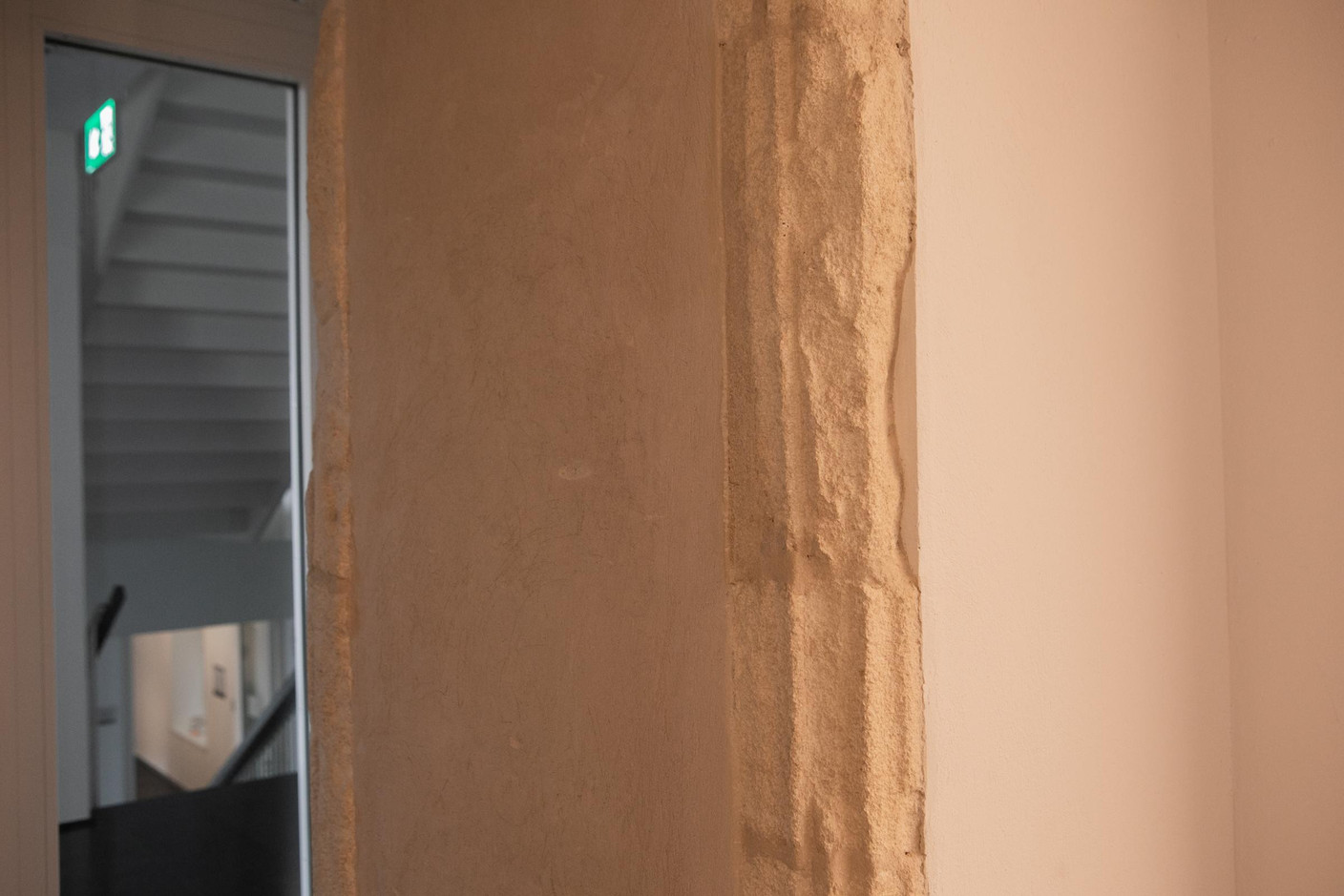 Les cadres des portes et des fenêtres ont été conservés dans la mesure du possible. (Photo: Matic Zorman/Maison Moderne)