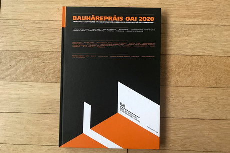 Le catalogue du Bauhärepräis OAI 2020 rassemble tous les projets candidats. (Photo: Paperjam)