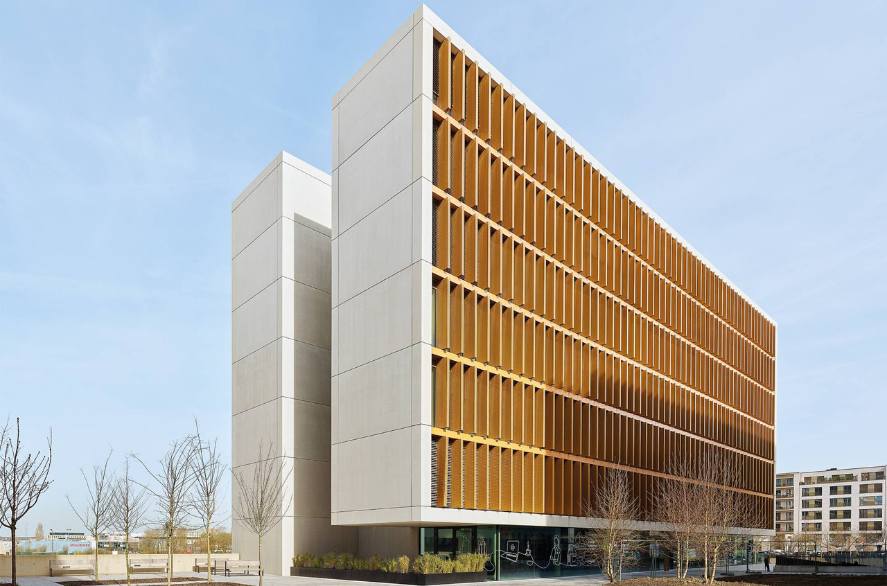 Le volume du bâtiment divisé en trois parties offre beaucoup de flexibilité. (Photo: Lukas Roth)