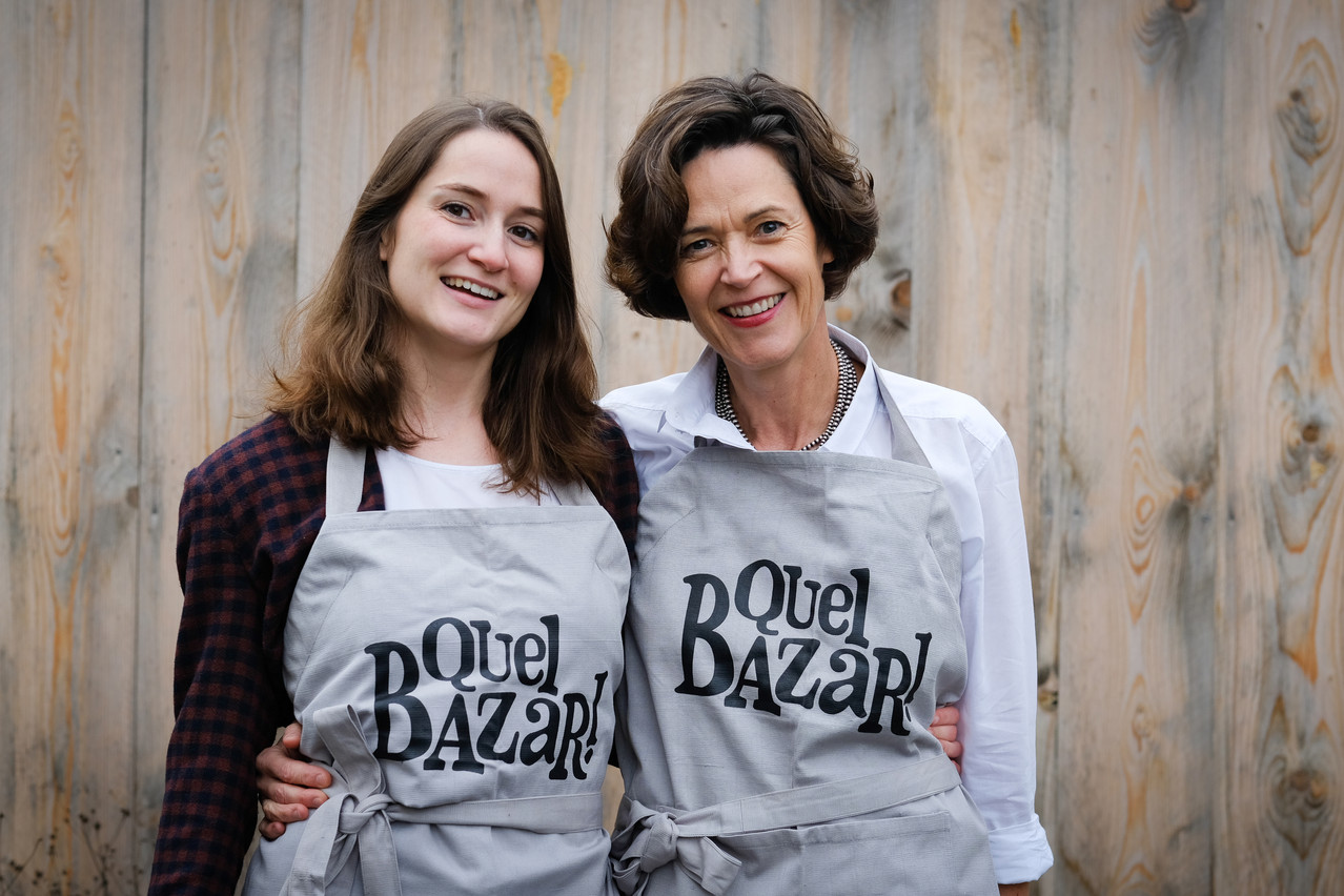Carlotta Hoss et Judith Reicherzer, deux bénévoles engagées dans l’aventure du «Bazar». (Photo: Séverine Bauer)