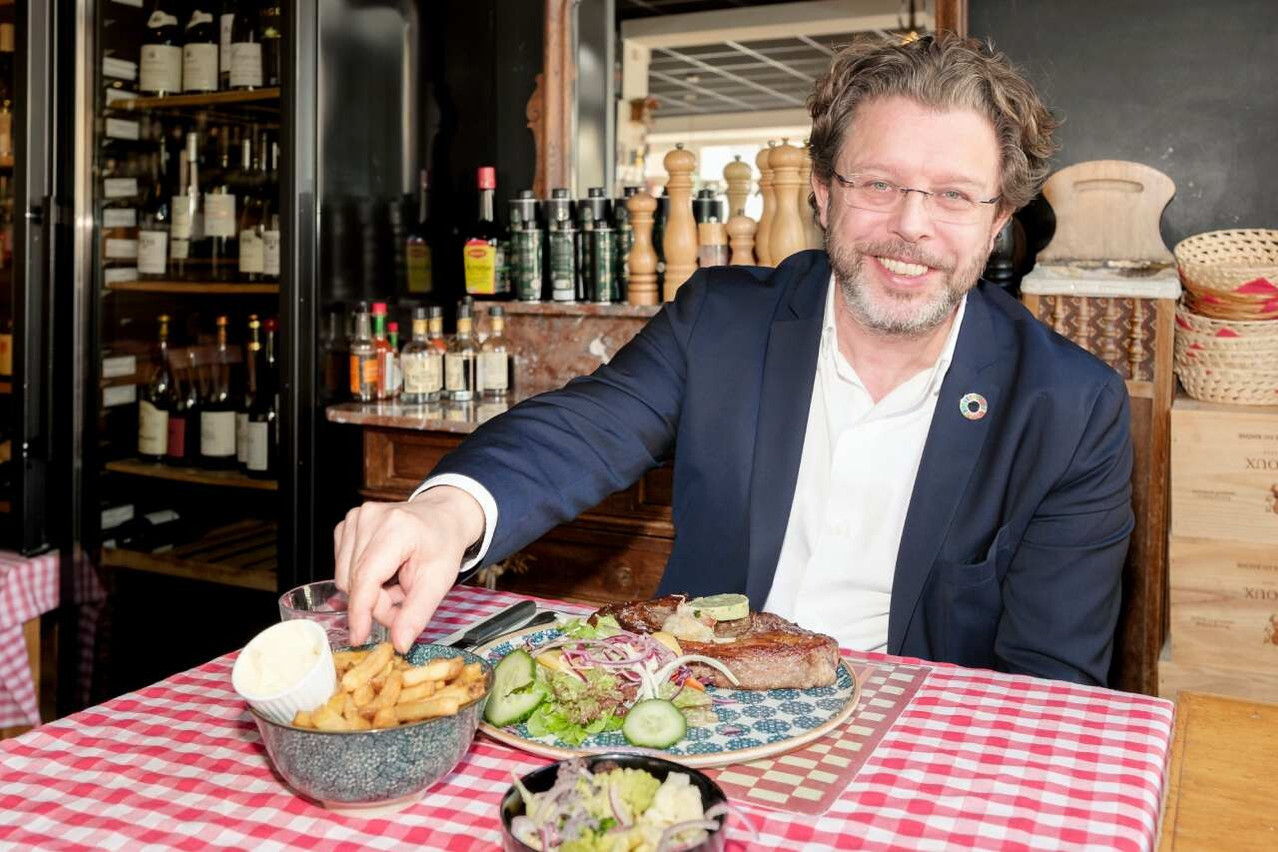 Nicolas Henckes, pictured here at Brasserie Beaulieu, is the founder of Kitsune Advisory. (Photo: Jan Hanrion/Paperjam)