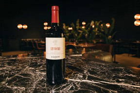 This barbera d'asti "L'Avvocata", signed Coppo is an Italian wine with particularly convincing value for money. (Photo: Julian Pierrot/Paperjam)