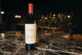 A total change of scenery: with this Malbec 2022 Barrel Fermented from Familia Schroeder, head for Patagonia, in southern Argentina.  (Photo: Julian Pierrot/Paperjam)