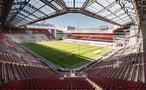 Il y a des mois que les discussions ont commencé entre le 1.FCK et Flavio Becca. Mais le temps presse pour le club allemand, qui doit rembourser près de 7 millions d’euros avant le 1 er août. (Photo: 1.FCK)