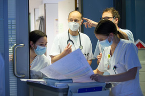 25 carers work in the pulmonary ward 22 at CHdN to look after patients. (Photo: Guy Wolff/Maison Moderne)