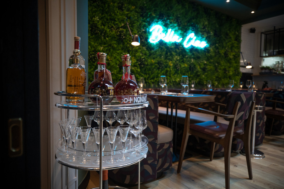 Brothers Erik and Alexandre De Toffol have pulled out all the stops, both in terms of décor and menu, for their new city centre establishment. Guy Wolff/Maison Moderne