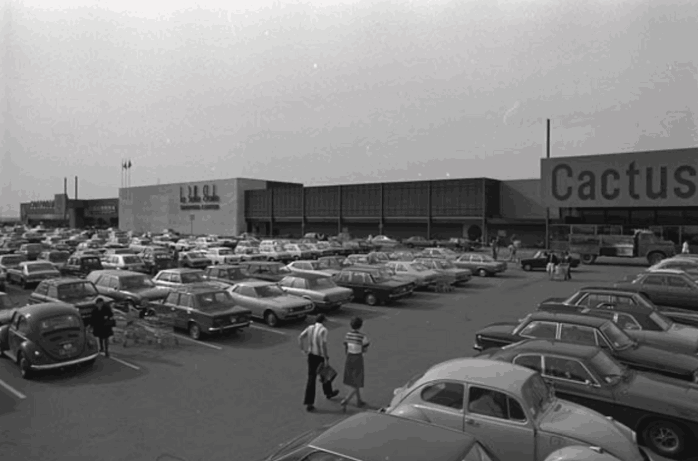 Le jour de l’inauguration, en juillet 1974. À l’époque, le parking comptait un millier de stationnements. Il y en a à présent trois fois plus. (Photo: La Belle Étoile)