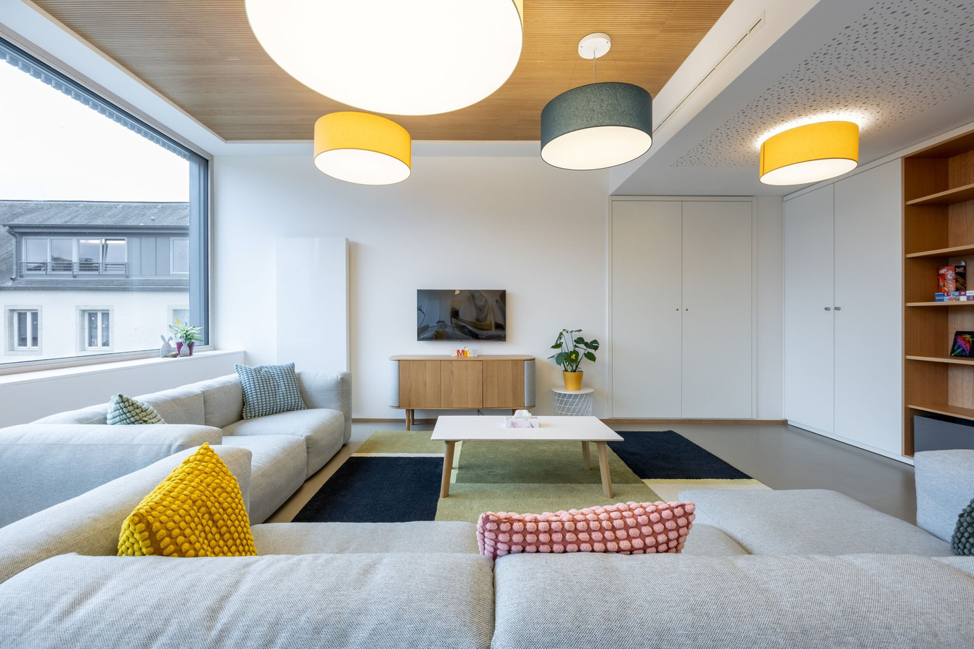 In Dudelange, the Konterbont housing complex, designed for vulnerable families, uses hemp blocks and Luxembourg beech wood, amongst other materials, to reduce its environmental footprint. (Photo: Beng Architectes Associés)