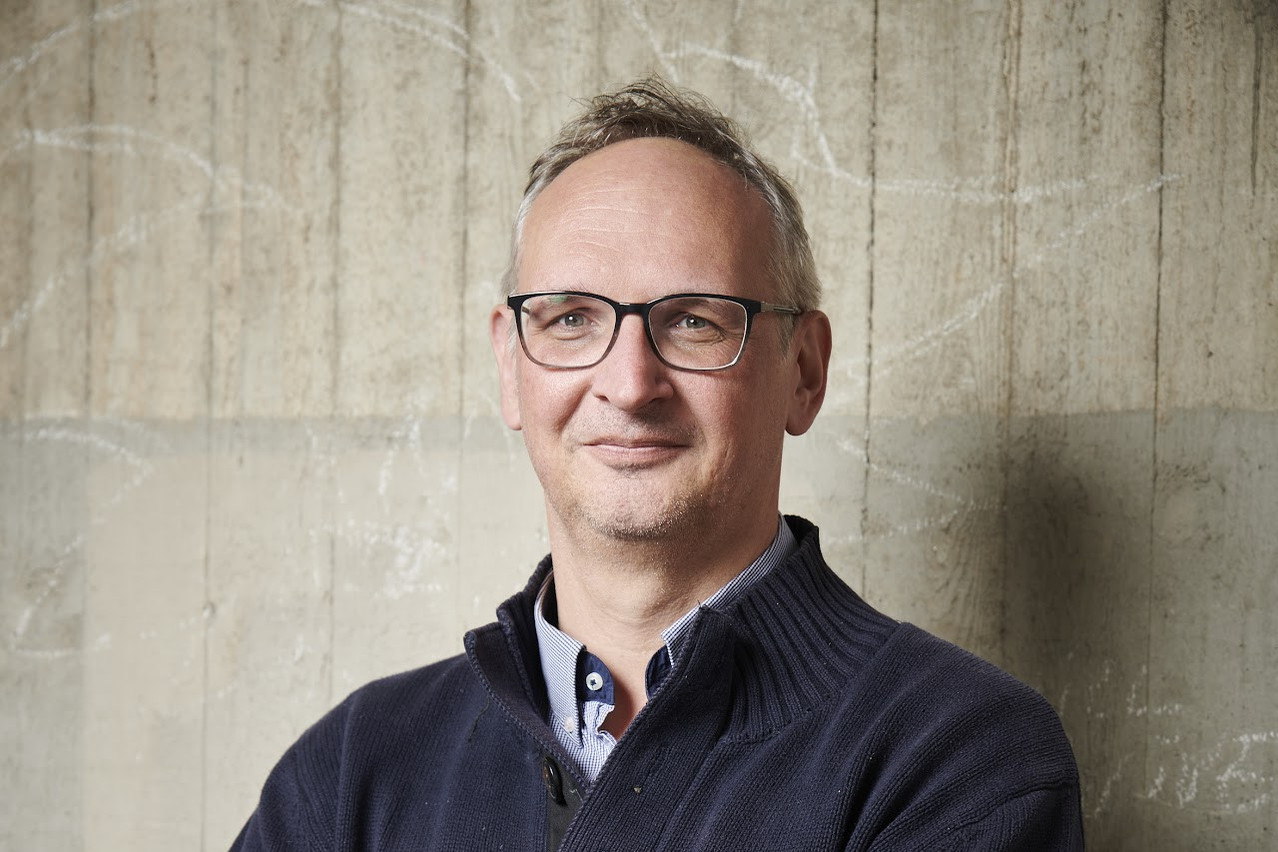 Pour Bertrand Candelon, économiste à l’UCLouvain spécialisé dans la guerre en Ukraine, les gouvernements doivent investir dans la recherche et le développement pour opérer une transition vers une énergie propre. (Photo: Bertrand Candelon)