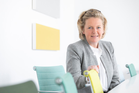 Patricia Delcourt, directrice du département Espace de bureaux pour CBRE Luxembourg, s’exprime sur le concours Best Office Space of the Year. (Photo: Blitz Agency/CBRE Luxembourg)