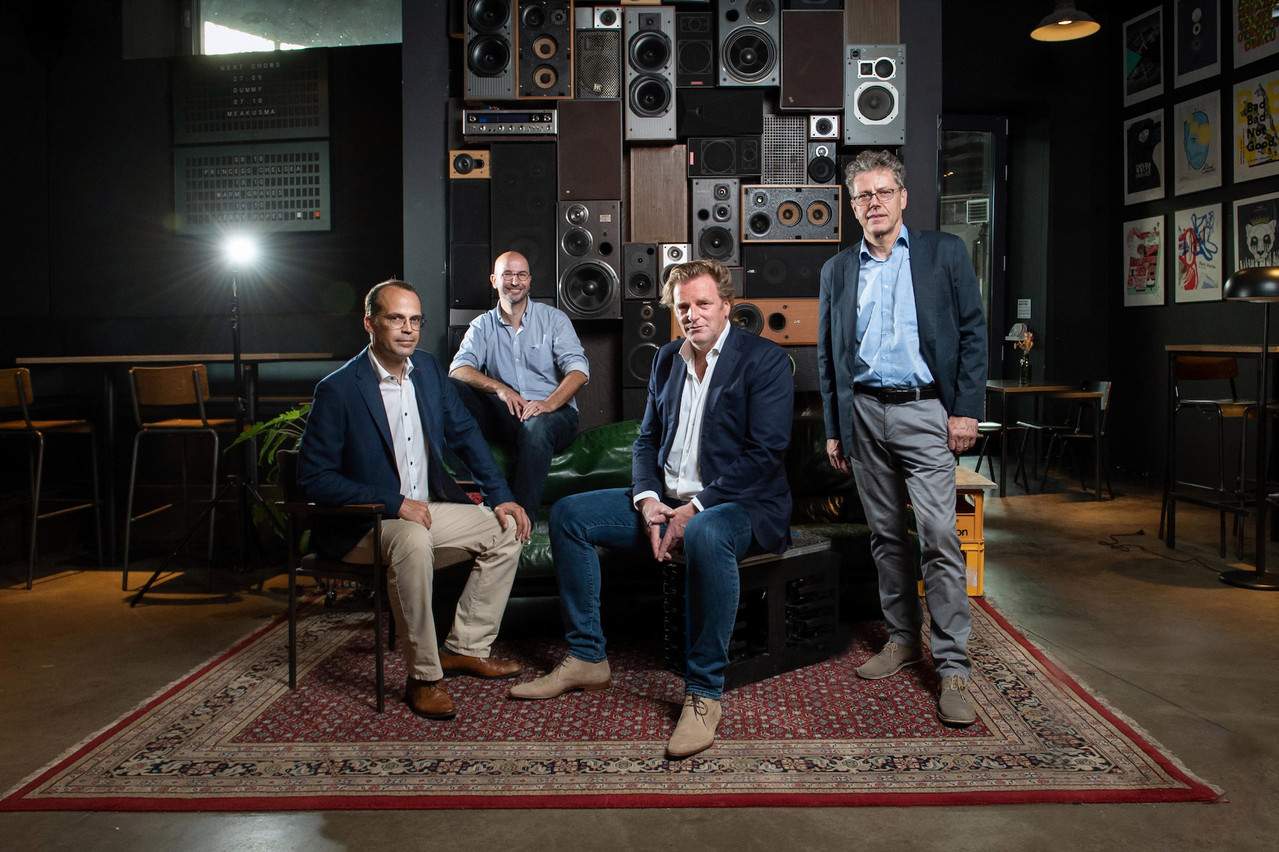 De g. à d.: Gilles Christnach, David Determe, Paul Corbeel & Christian Schröder aux Rotondes. (Photo: Marie De Decker)