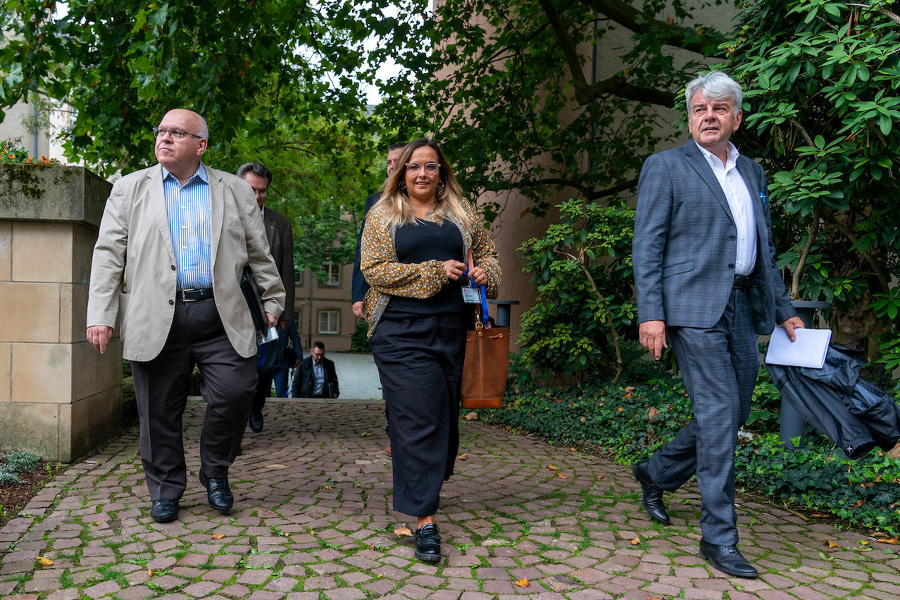 Union leaders Patrick Dury (LCGB), Nora Back (OGBL) and Romain Wolff (CGFP) arrive for bilateral meetings with government representatives on Wednesday. SIP / Emmanuel Claude