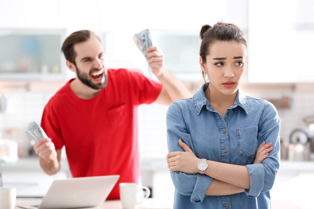 BGL BNP Paribas is introducing a scheme designed to support victims of economic abuse in achieving long-term financial independence, through training for its advisers and tailored banking solutions. (Photo: Shutterstock)