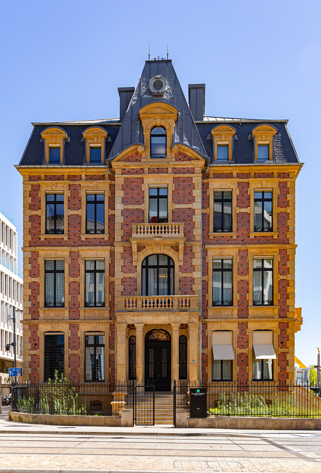 The Maison Servais, designed in 1893 by the architect Pierre Funck, is the most iconic of the three villas that make up the Royal Roosevelt House. (Photo: BGL BNP Paribas)
