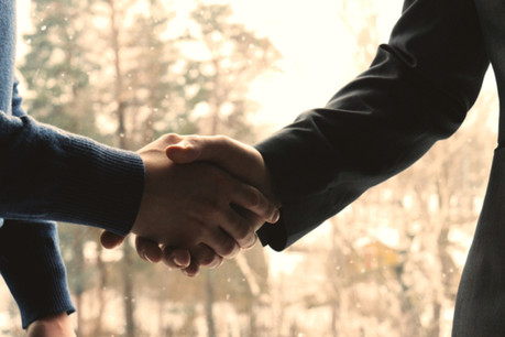 Afin d’éviter les faux pas envers des invités venant parfois de l’autre côté du globe il est essentiel de bien se préparer. (Photo: Shutterstock)